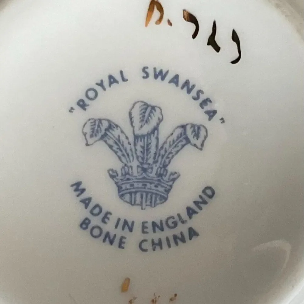 Royal Swansea see some vintage